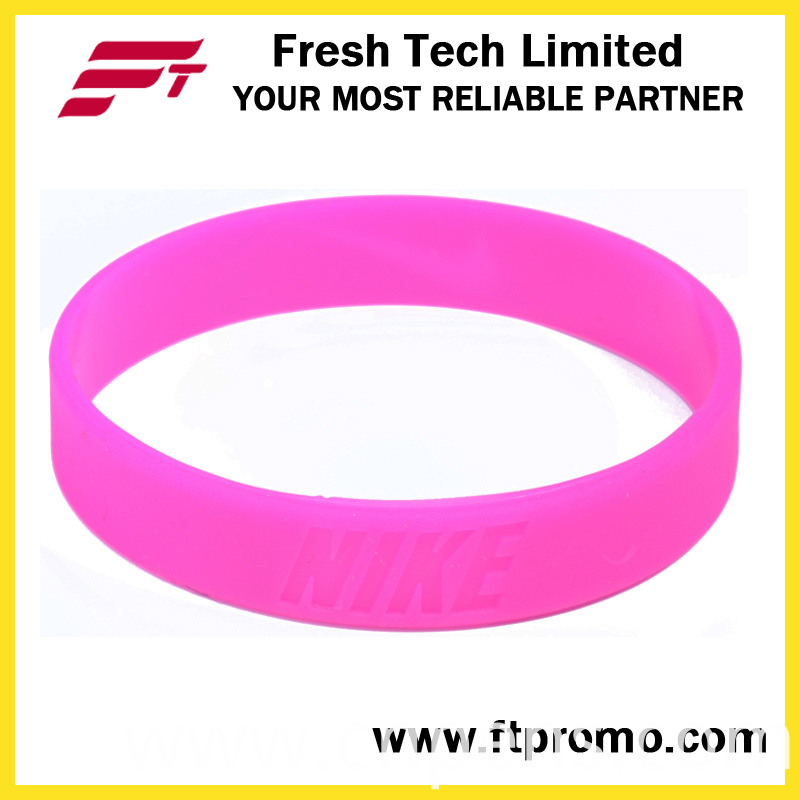 Wholesale Promotion Silicone Wristband with Customized Design